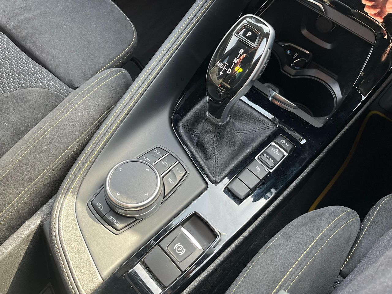 F39 X2 sDrive18i B38 1.5i SAC