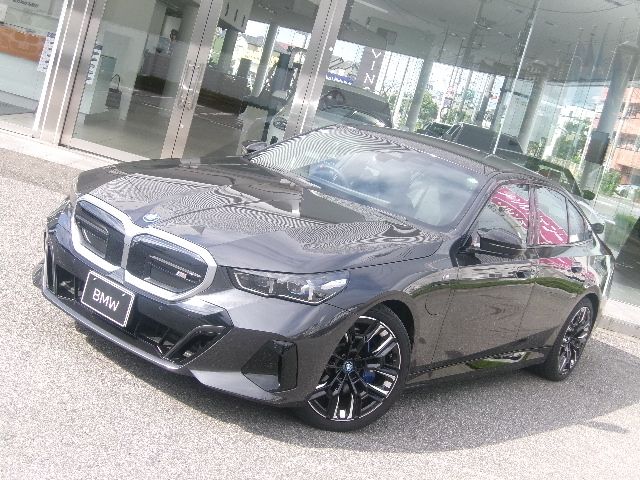 BMW i5 M60 xDrive Sedan RHD