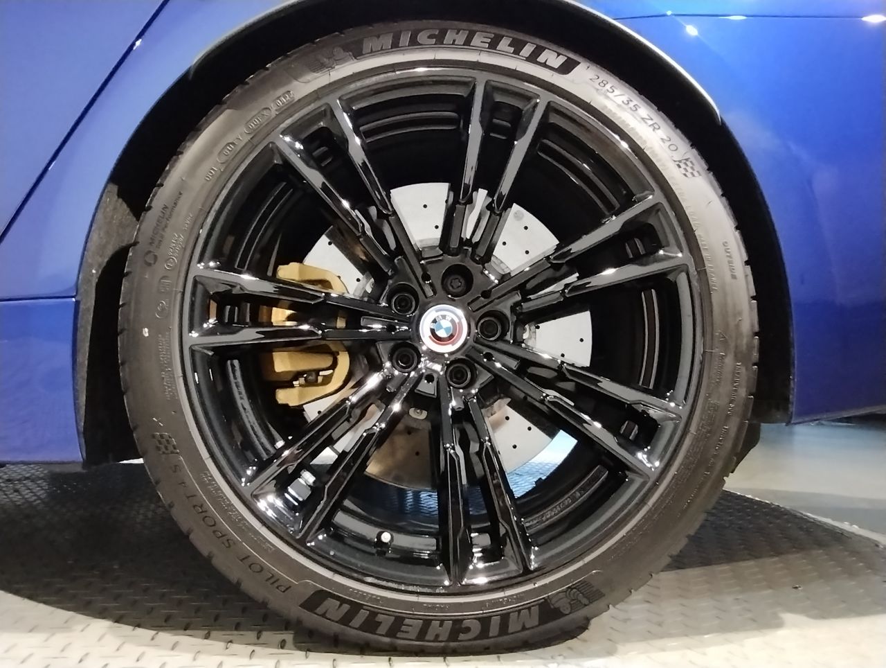 M5 Sedan RHD