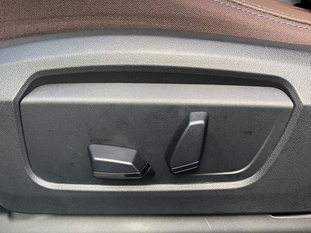 U11 iX1 xDrive30