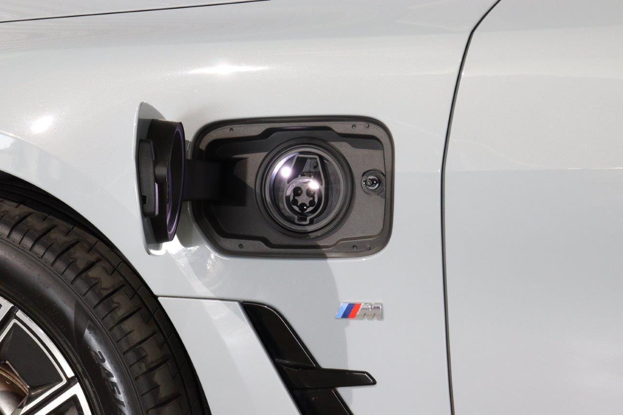 G26 i4 eDrive40 RHD