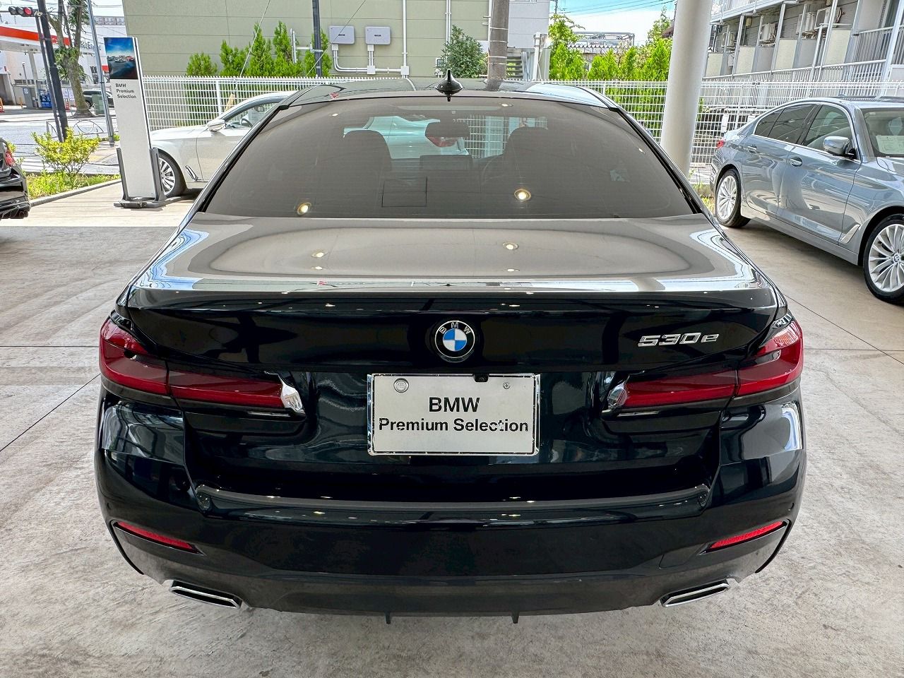 530e Sedan RHD