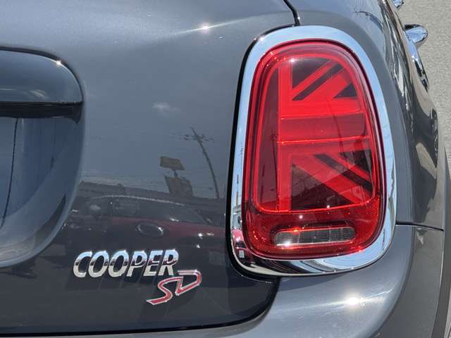 F55 COOPER S D(AT)