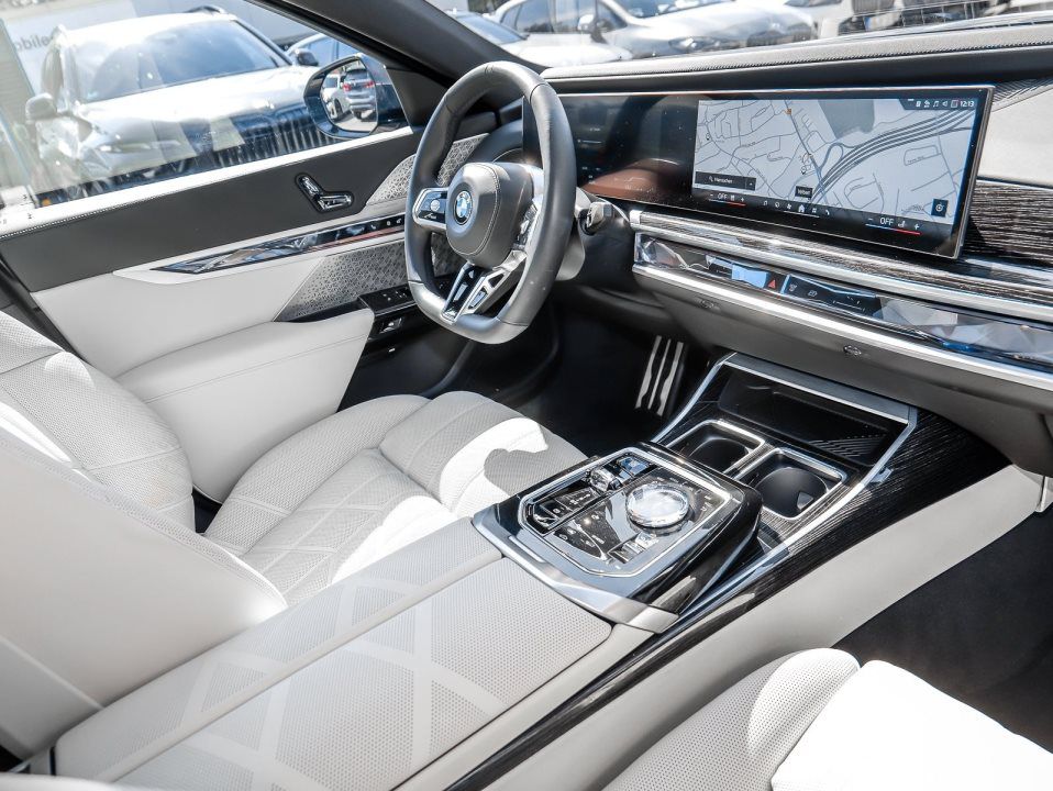 BMW 740