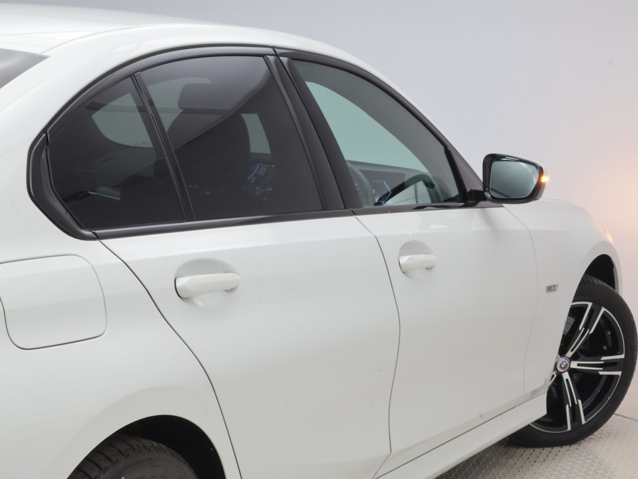 G20 330e Saloon LCI RHD MX