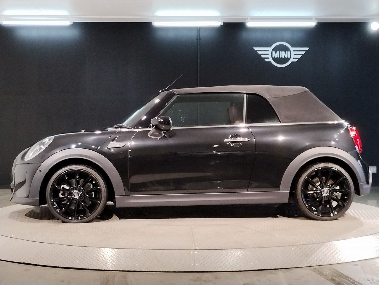 MINI Cooper S Convertible RHD