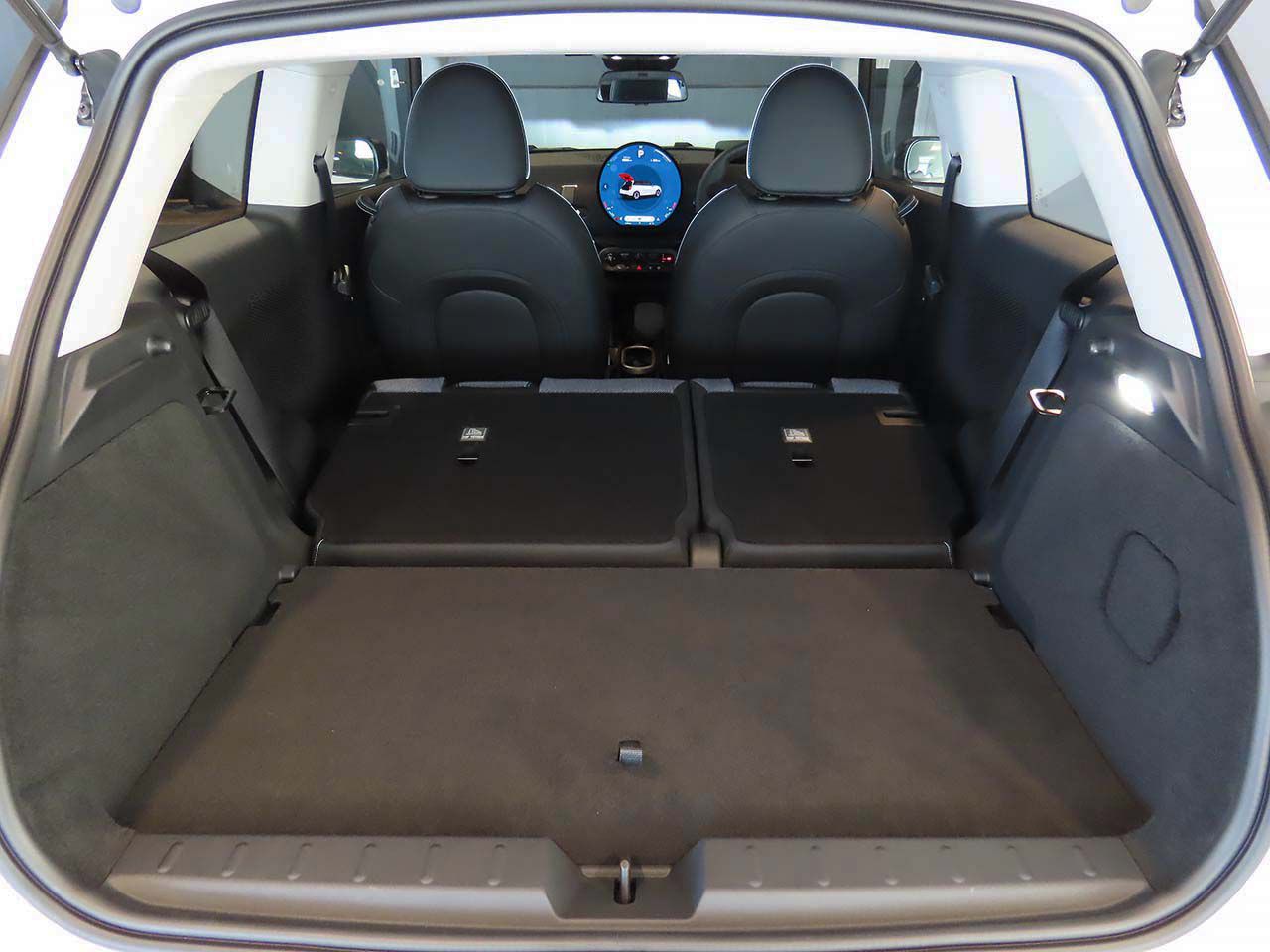 J01 MINI Cooper SE