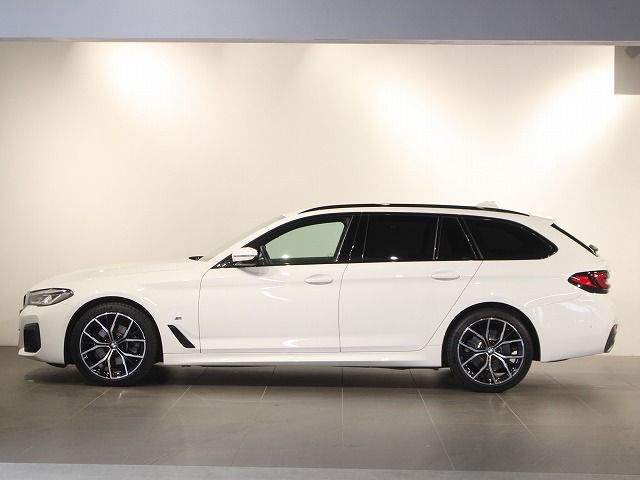 520d xDrive Touring RHD