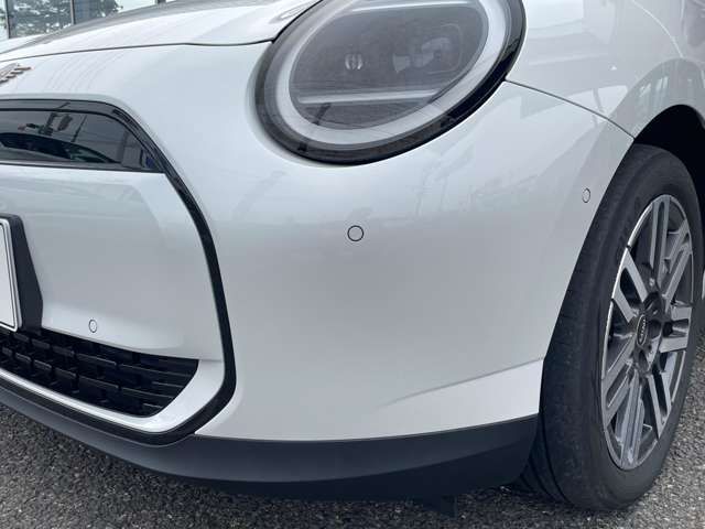 J01 MINI Cooper E