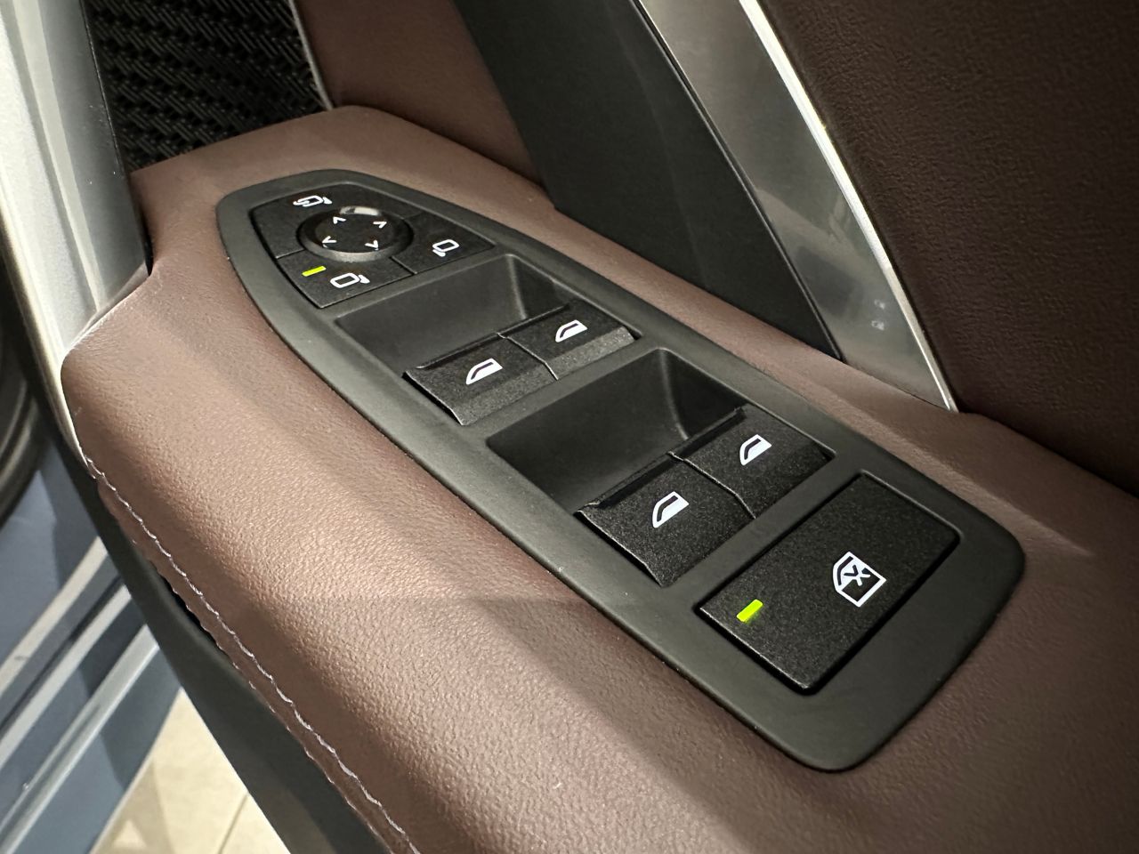 iX2 xDrive30 MSP