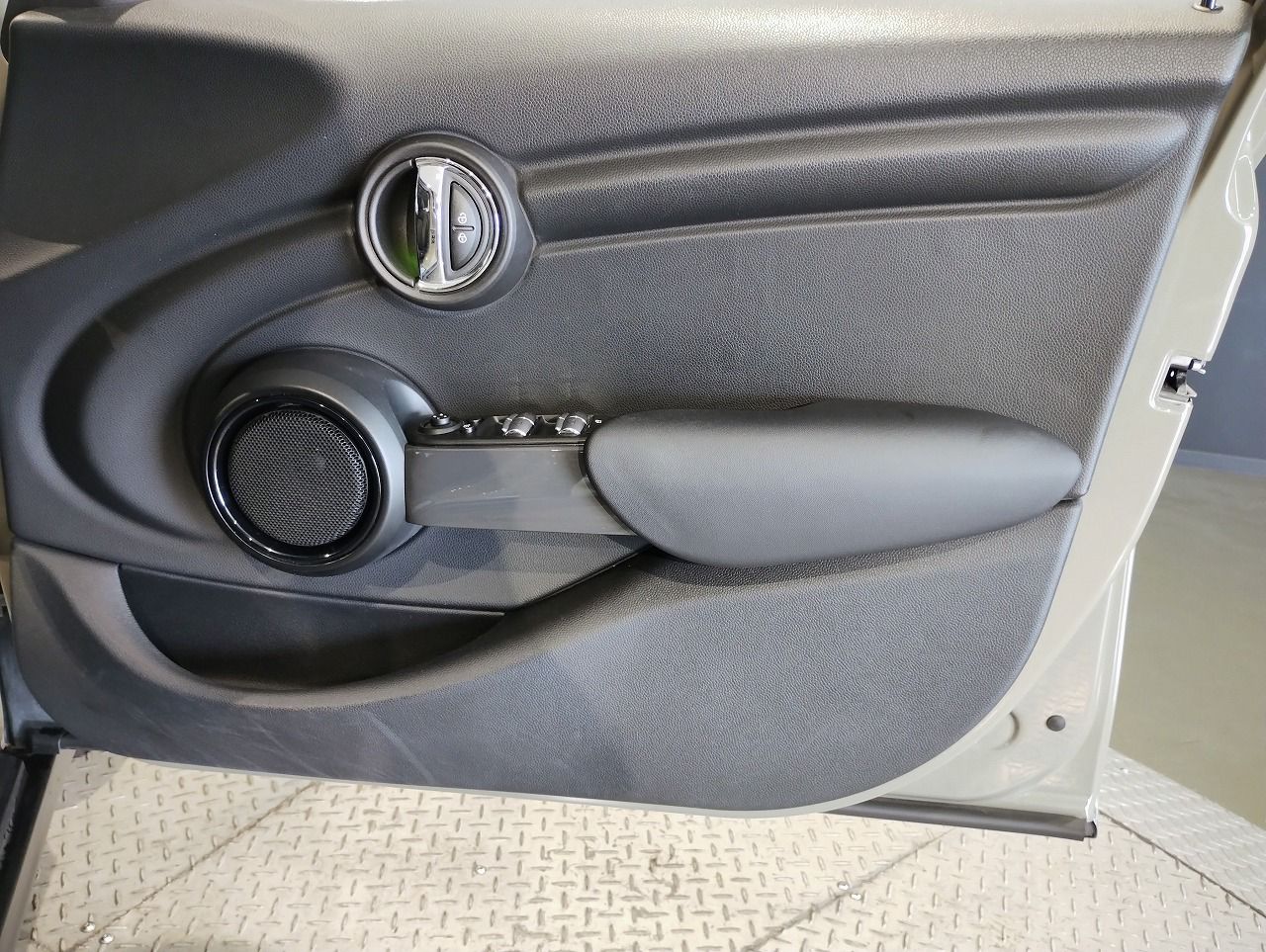 F55 COOPER D (AT)