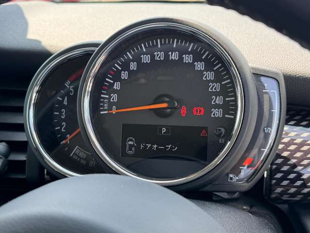 F55 COOPER S D(AT)