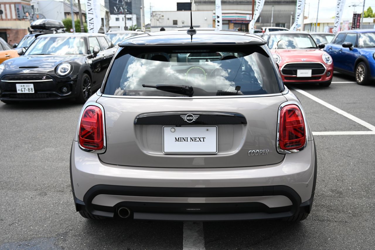 MINI Cooper F56 RHD