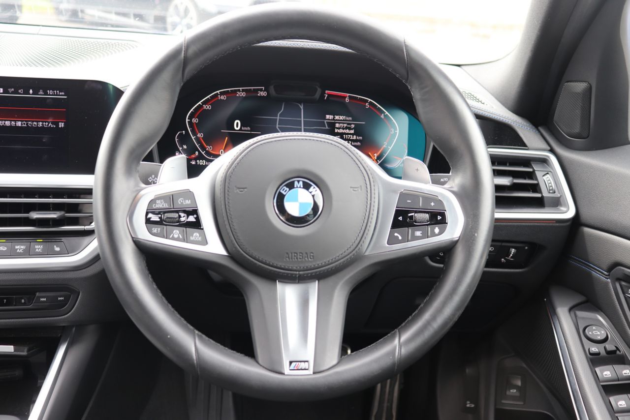 320i Sedan RHD