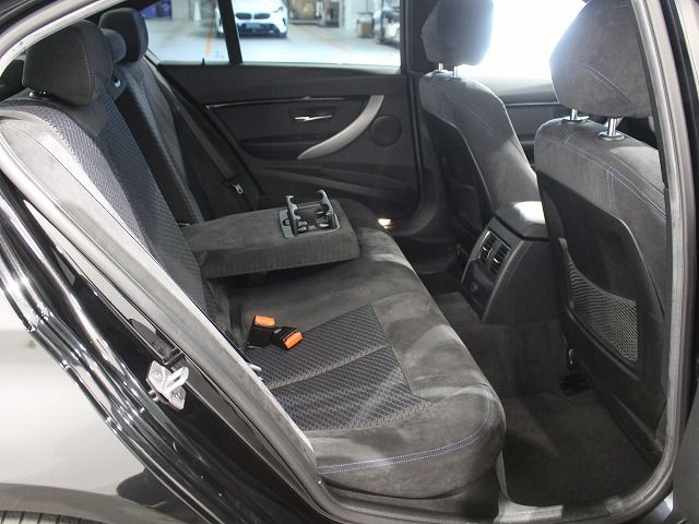 318I SEDAN RHD