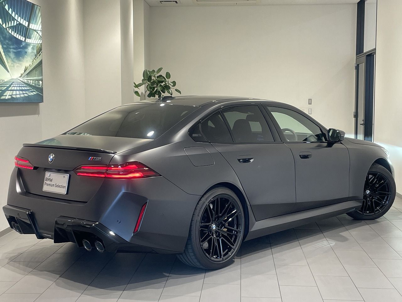 M5 Saloon RHD
