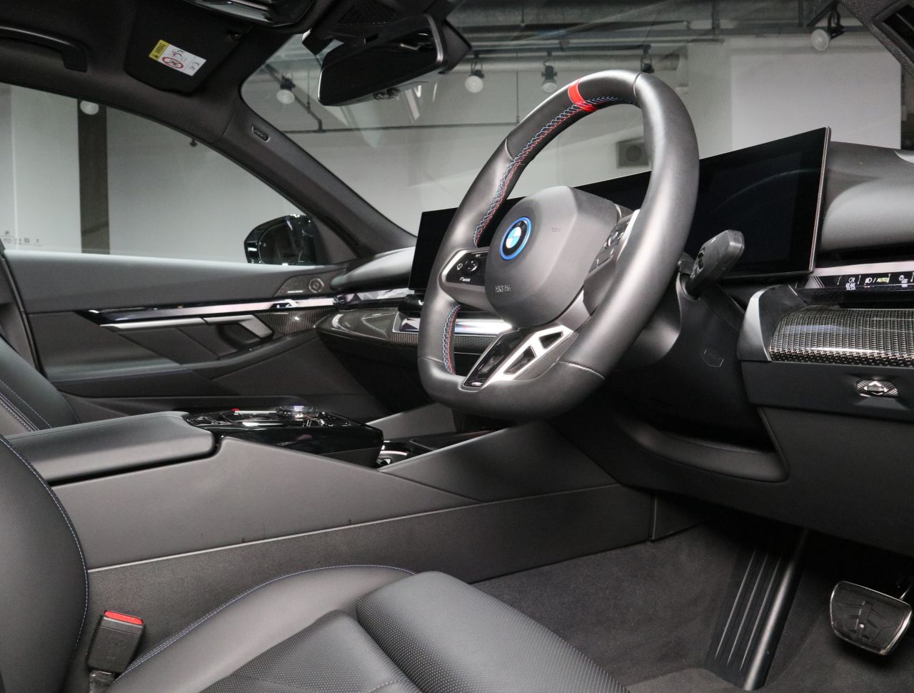 BMW i5 M60 xDrive Sedan RHD