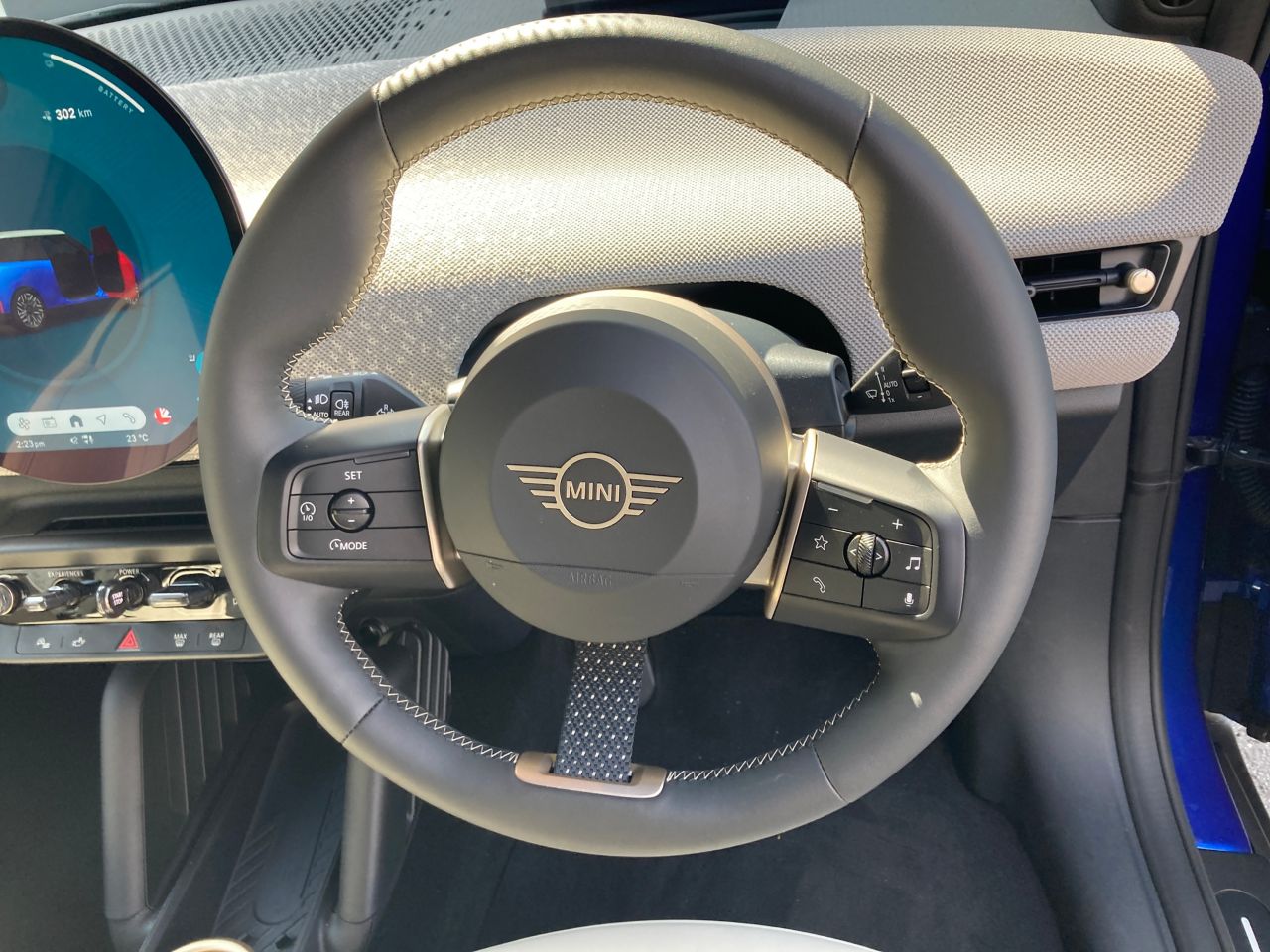J01 MINI Cooper SE