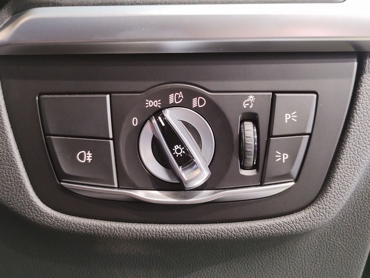 G01 X3 M40i RHD LCI ZA