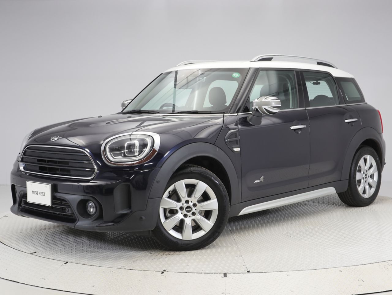 THE NEW MINI COOPER D CROSSOVER ALL4.