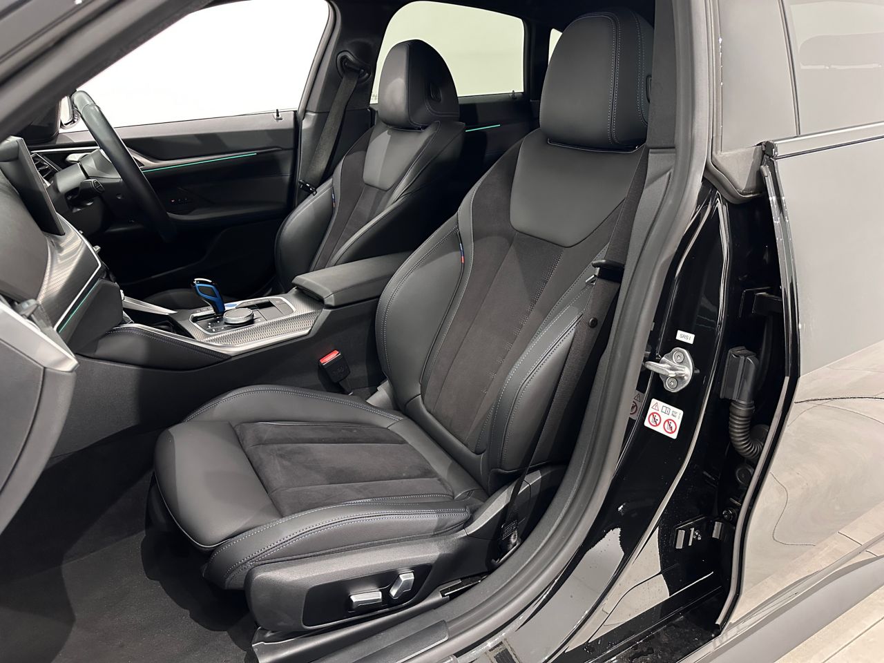 G26 i4 eDrive40 RHD