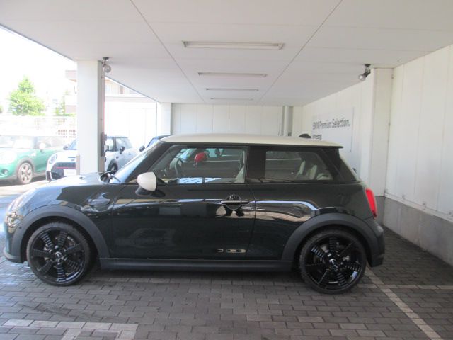 MINI Cooper F56 RHD