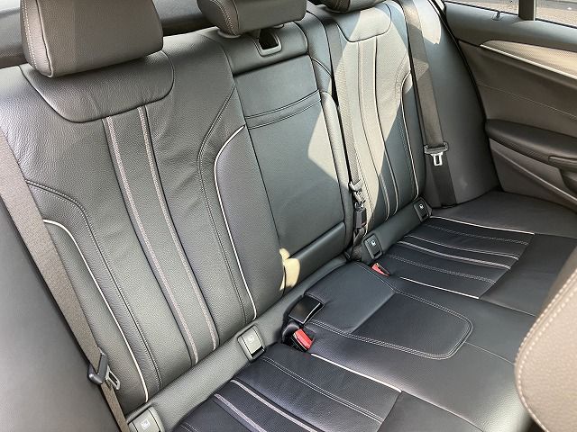 G20 320i Saloon RHD TU