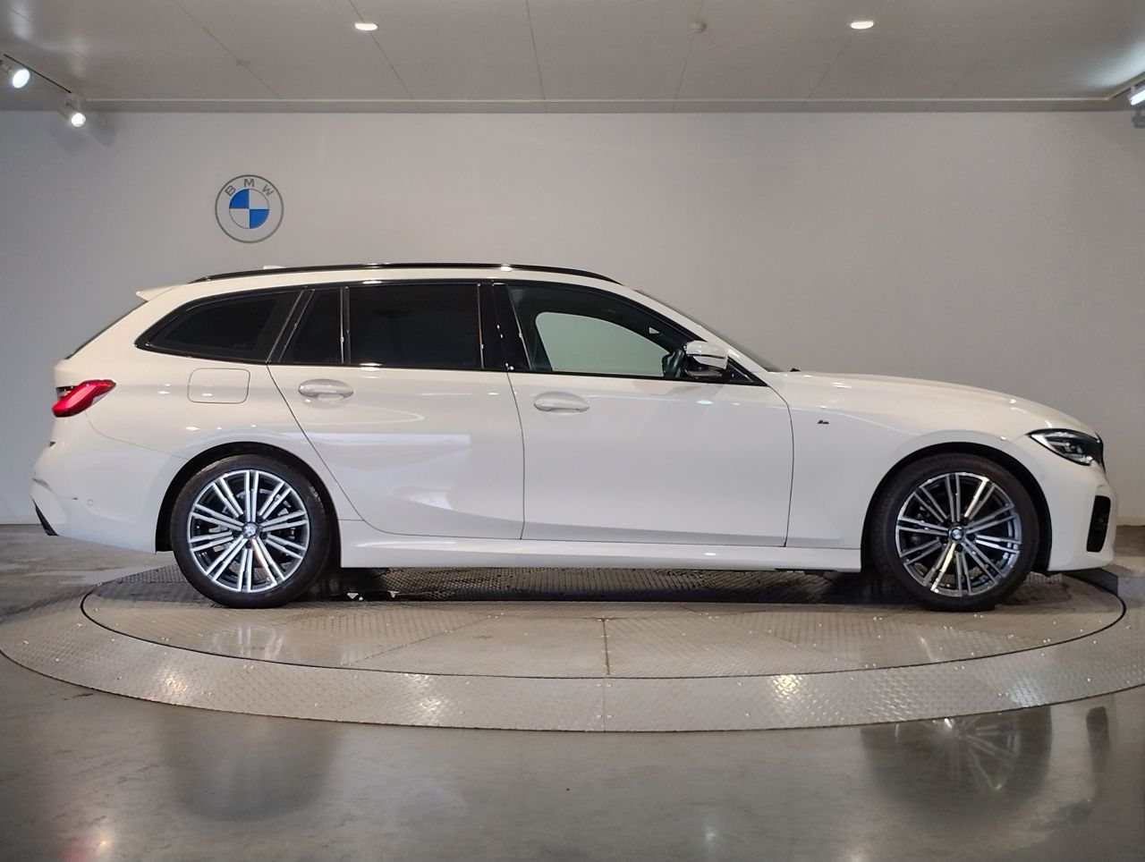 G21 318i Touring