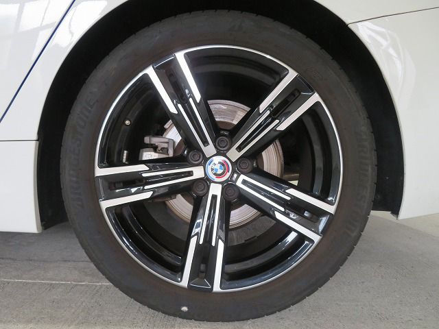 320d xDrive Berline RHD