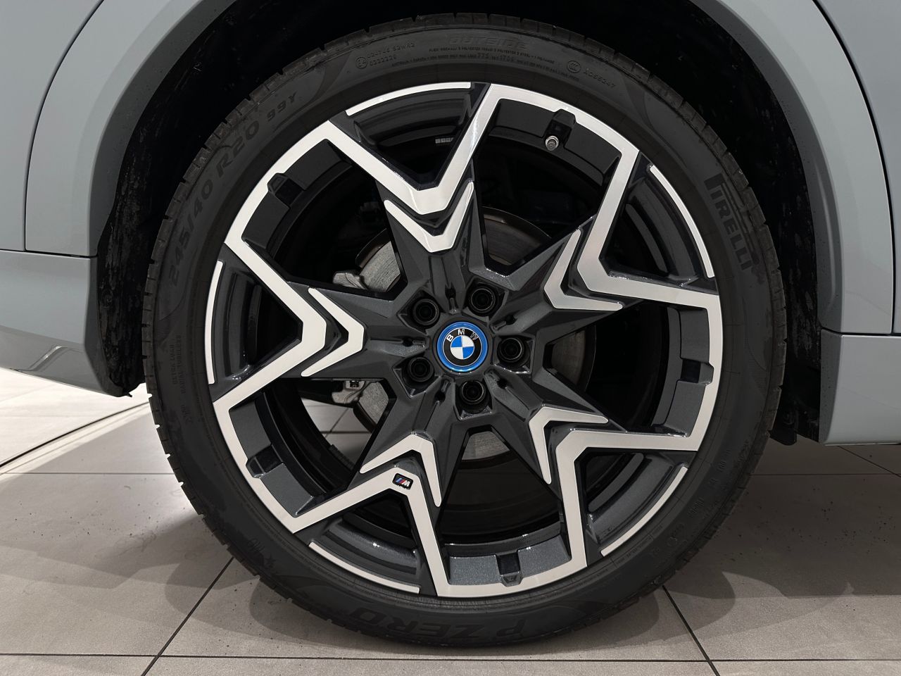 iX2 xDrive30 MSP