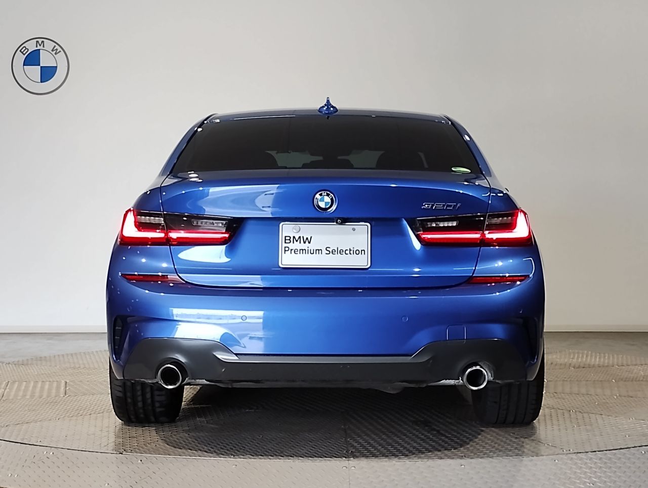 320i Sedan RHD