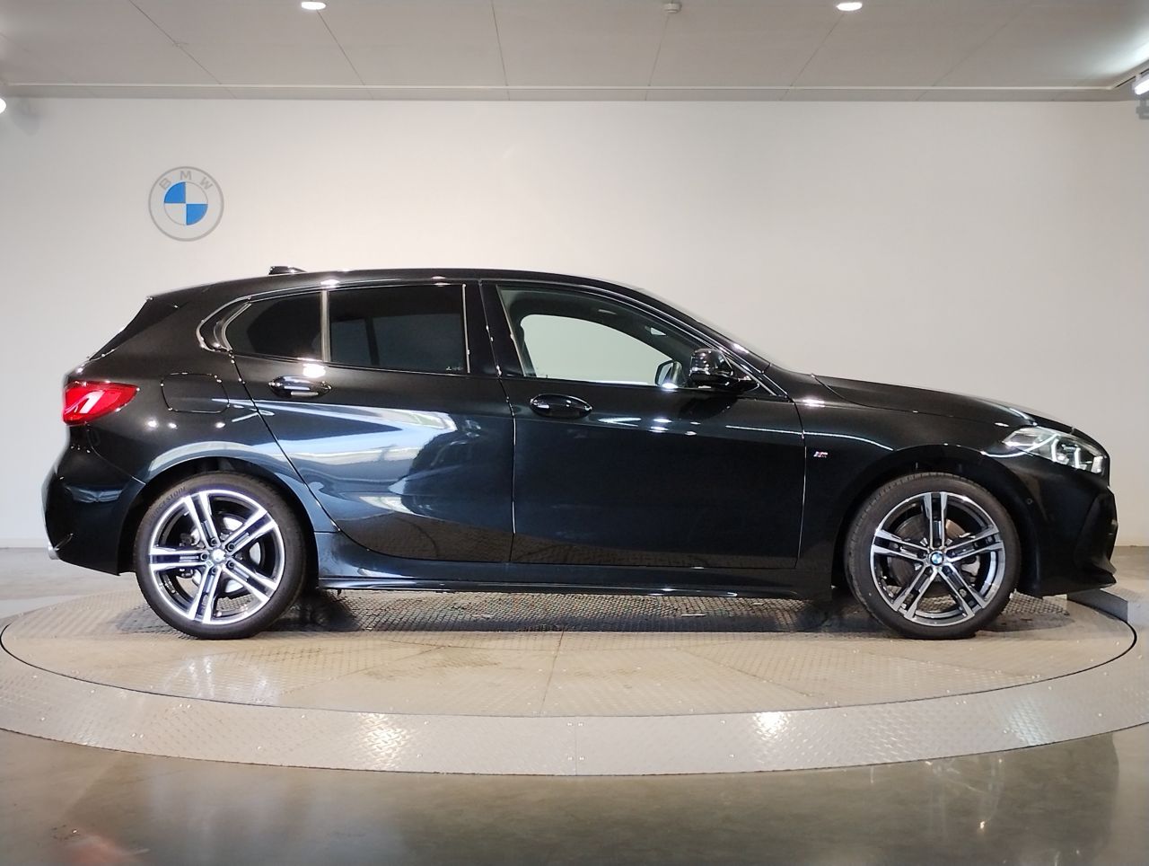 F40 118d Sports Hatch 5-door B47 2.0d