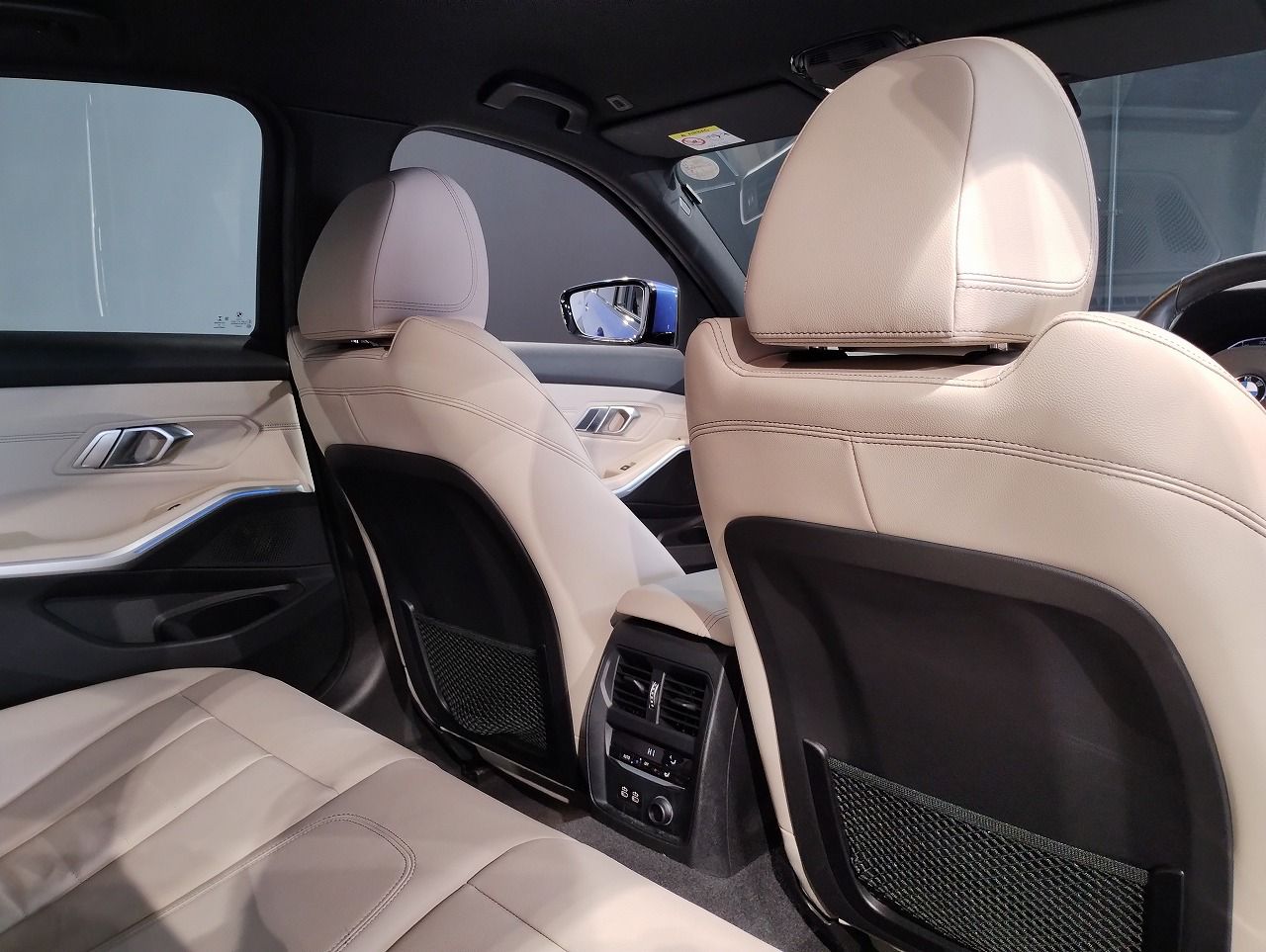 G20 330e Saloon RHD