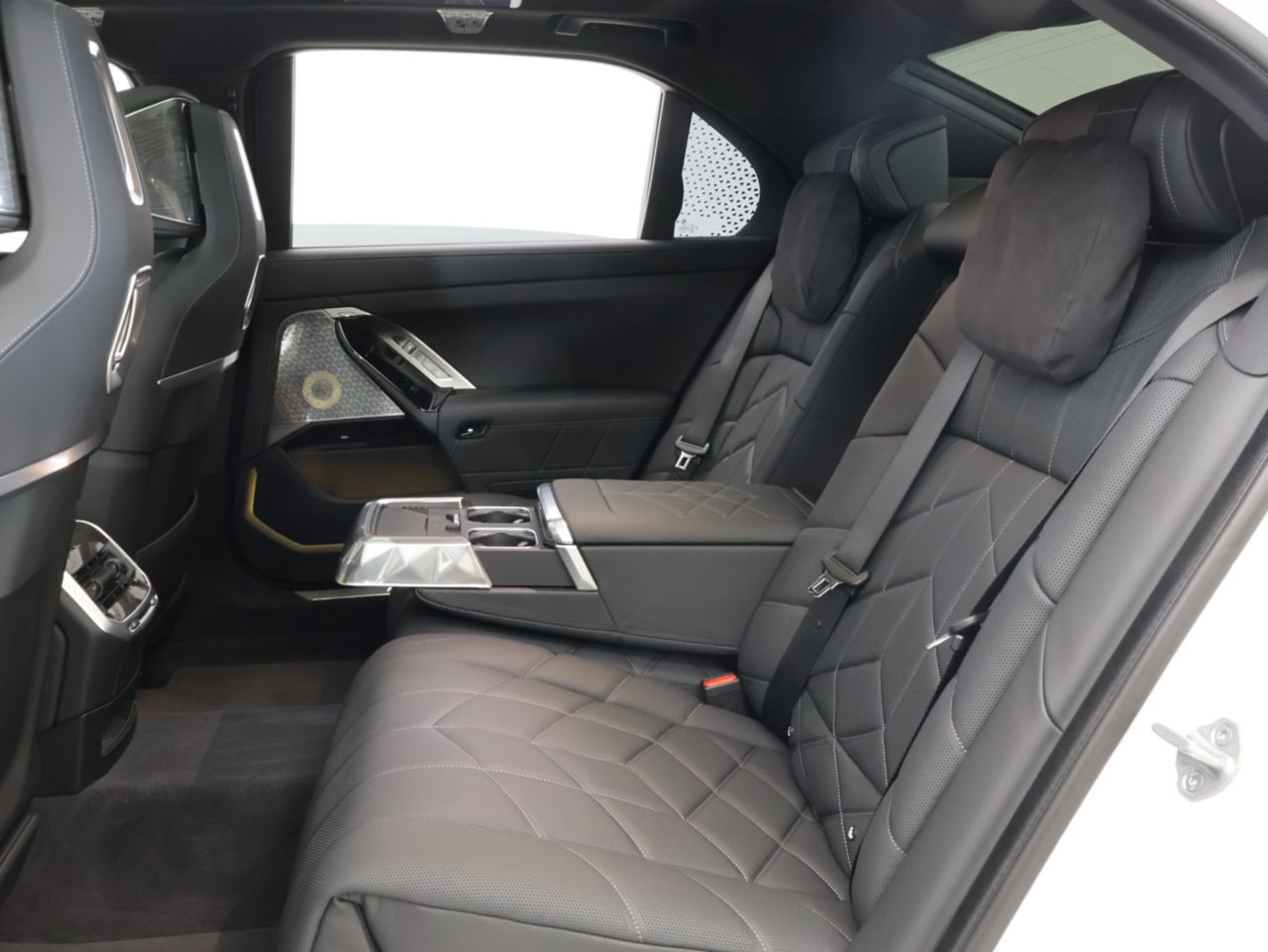 BMW i7 eDrive50 Sedan RHD