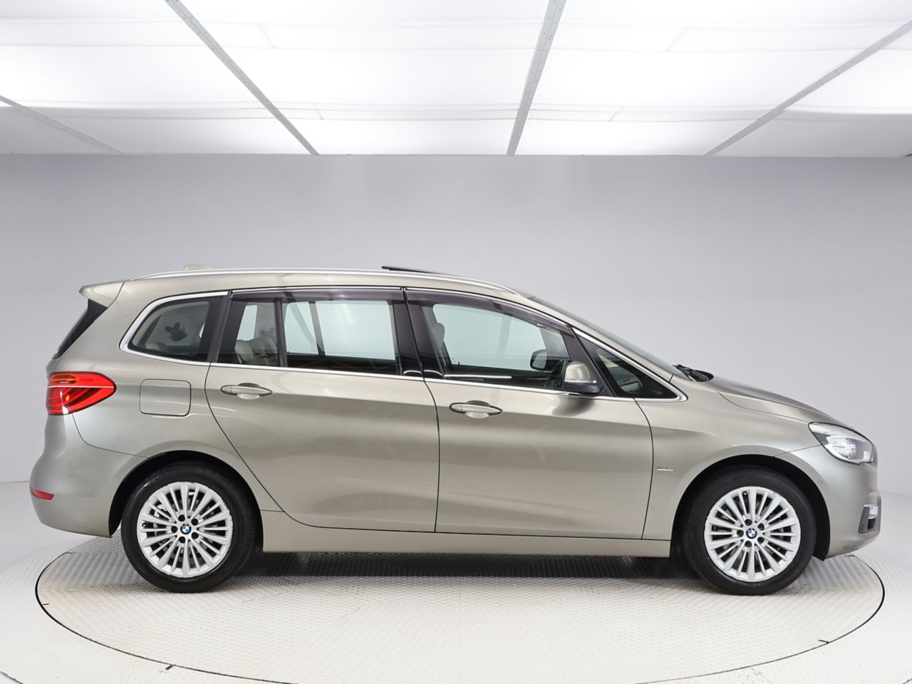 218D GRAN TOURER RHD