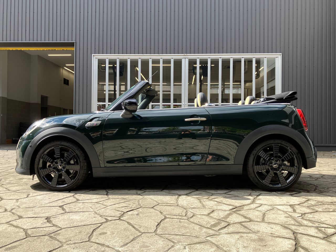 MINI Cooper S Convertible RHD