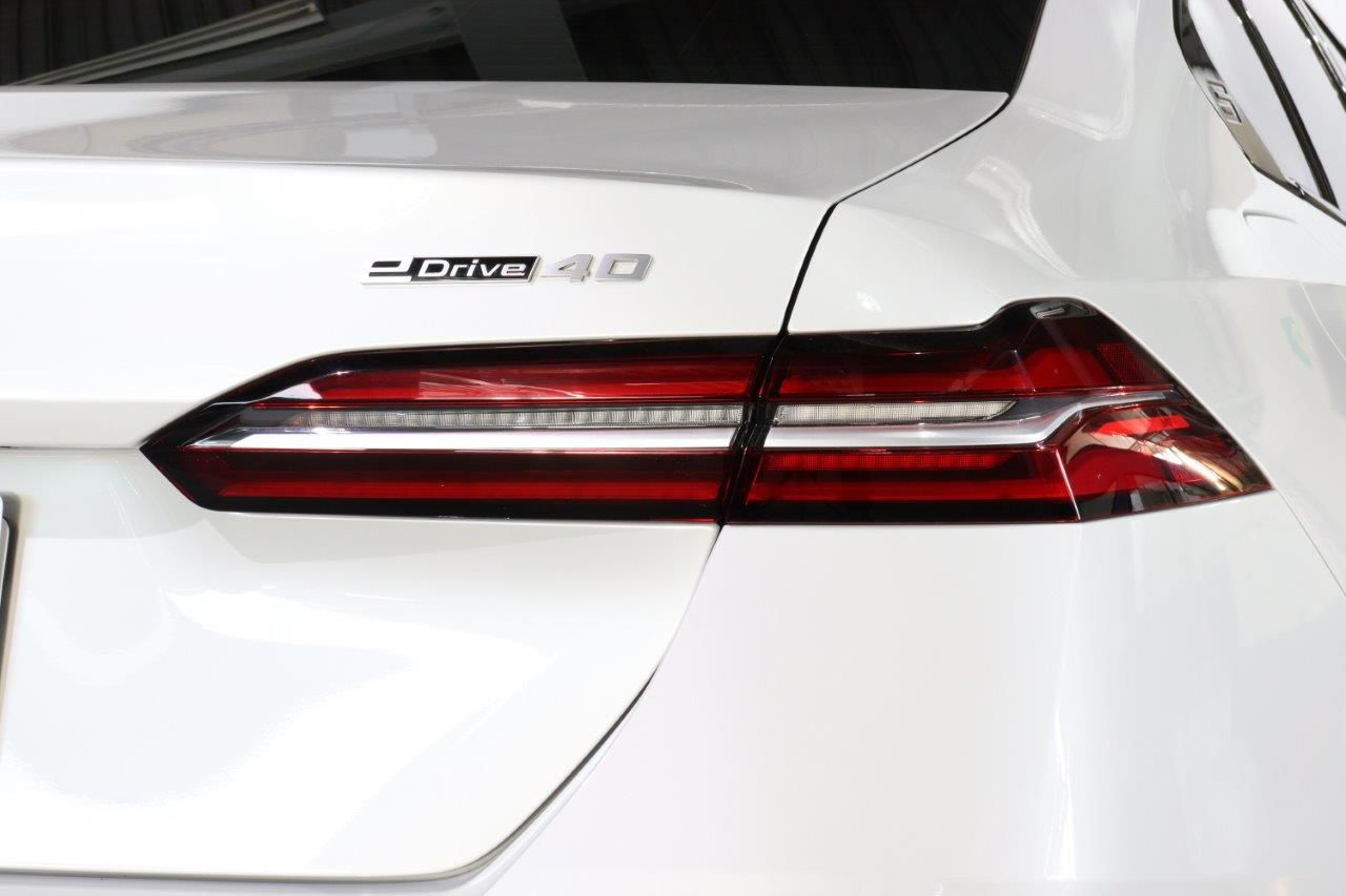 BMW i5 eDrive40 Sedan RHD