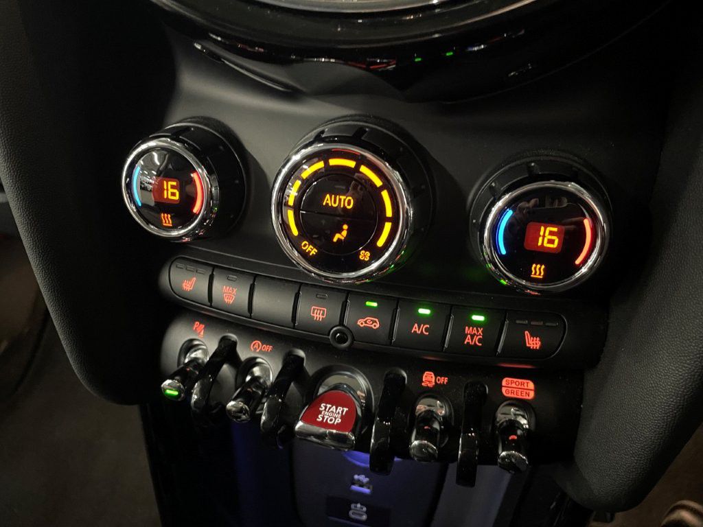 MINI Cooper F56 RHD