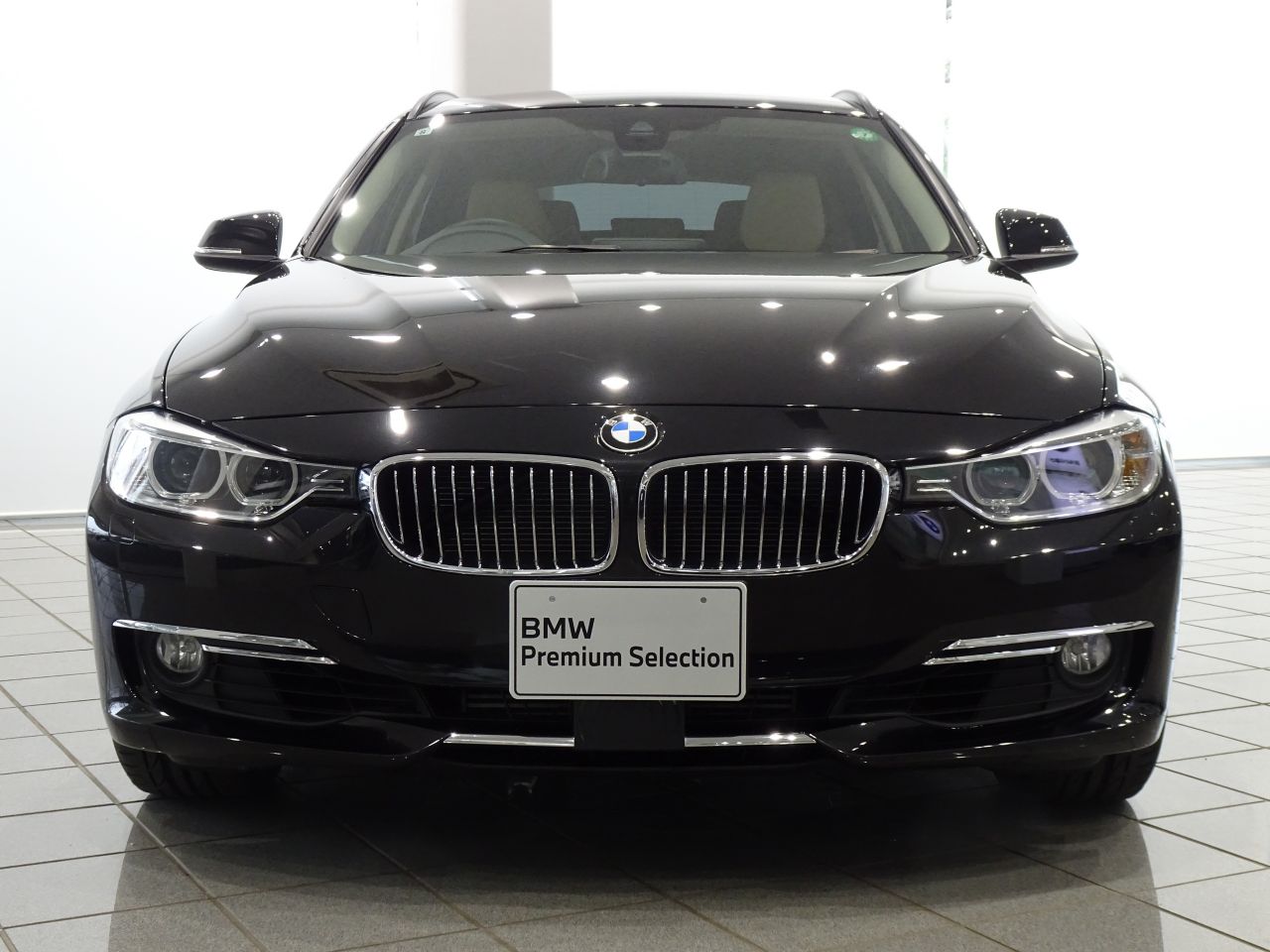 320I XDRIVE TOURING RHD