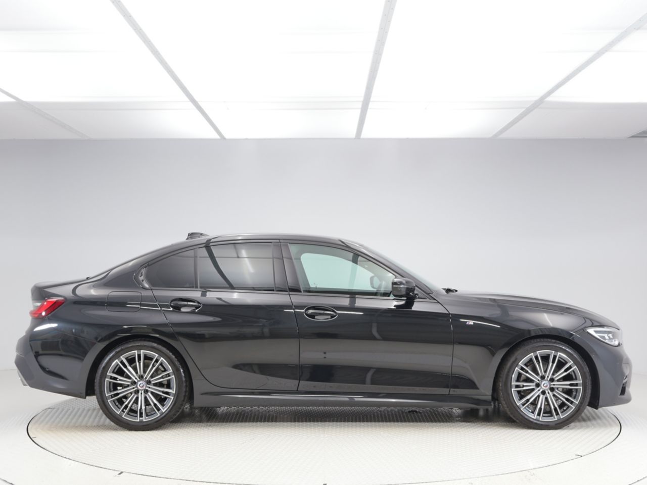 G20 320i Saloon RHD MX