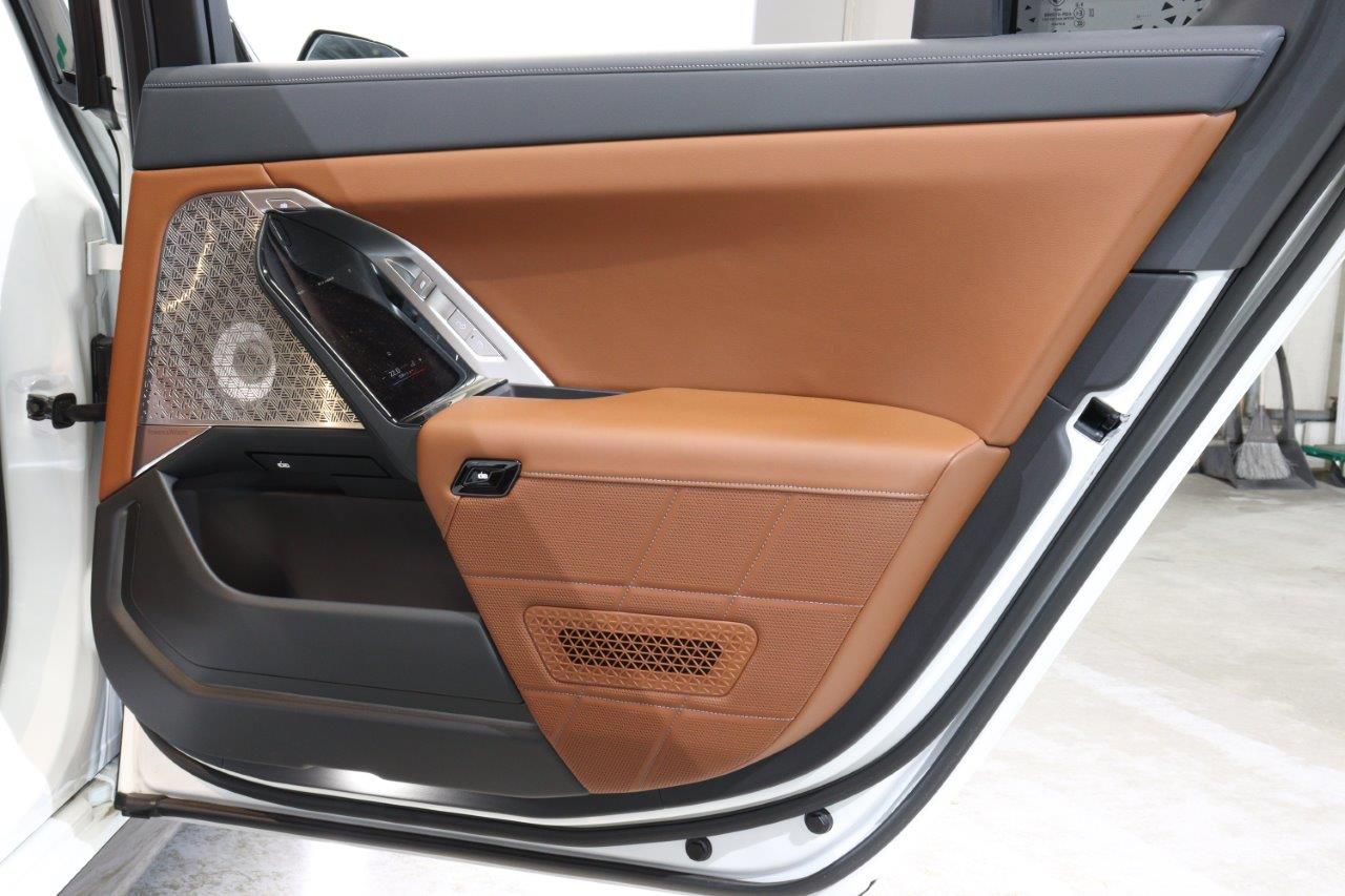 i7 xDrive60 Sedan RHD