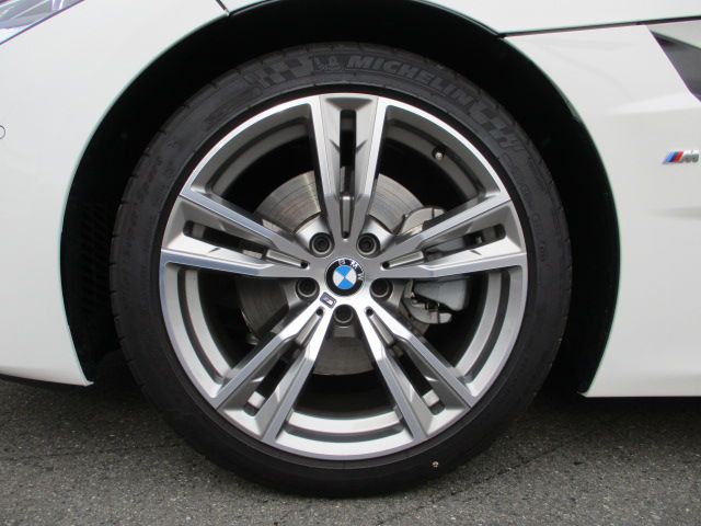 G29 z4 sDrive20i RHD