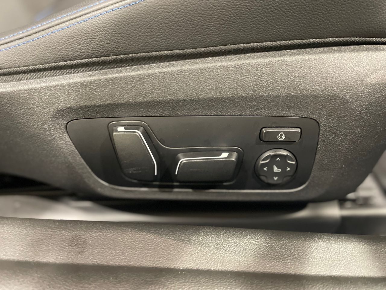 G42 220i Coupe
