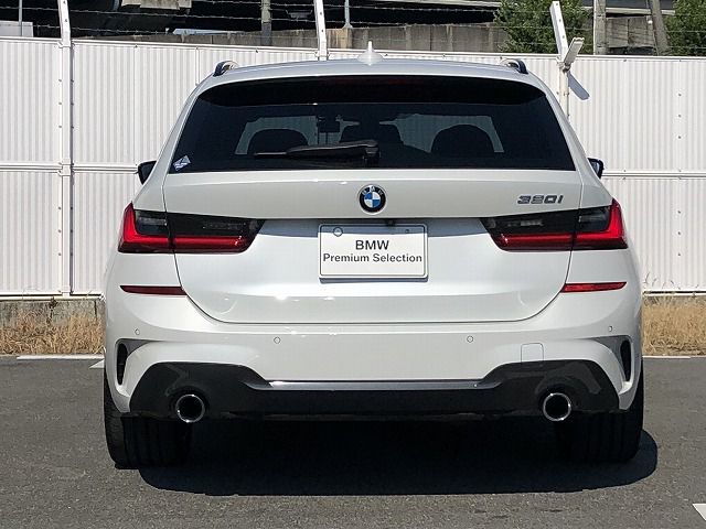 G21 320i RHD