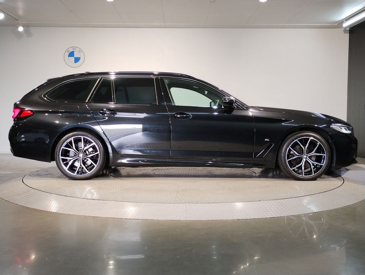 520d xDrive Touring RHD