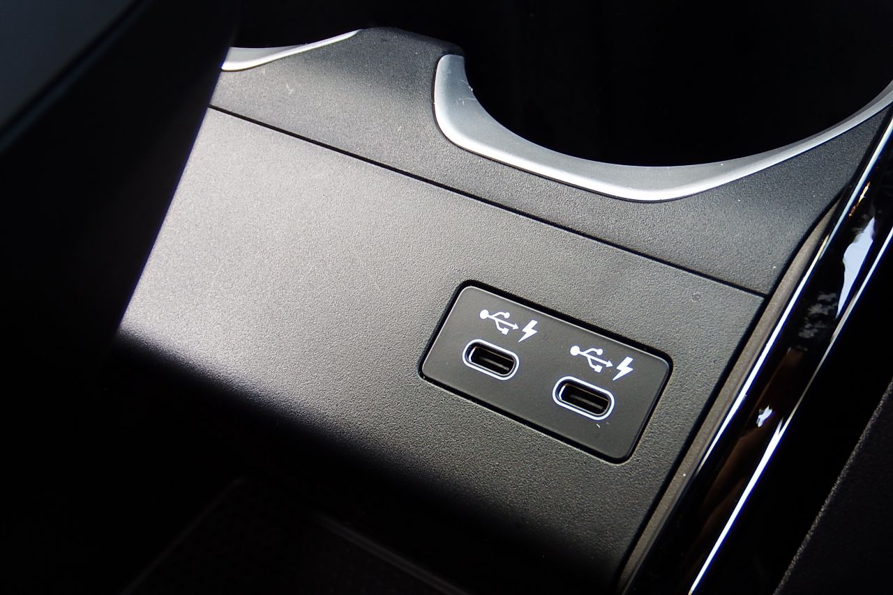 U11 iX1 xDrive30