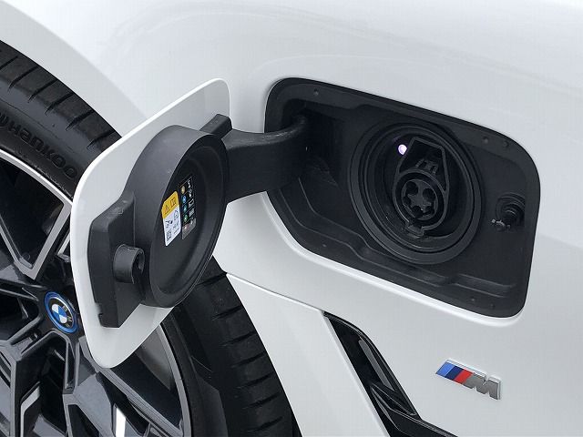 G26 i4 eDrive40 RHD