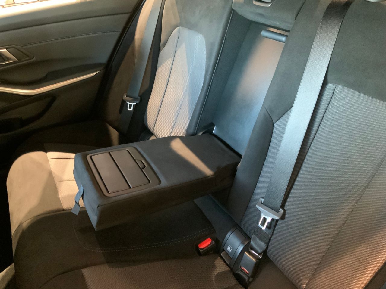 320d xDrive Berline RHD