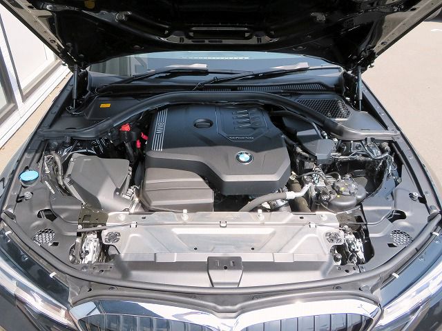 G21 320i RHD