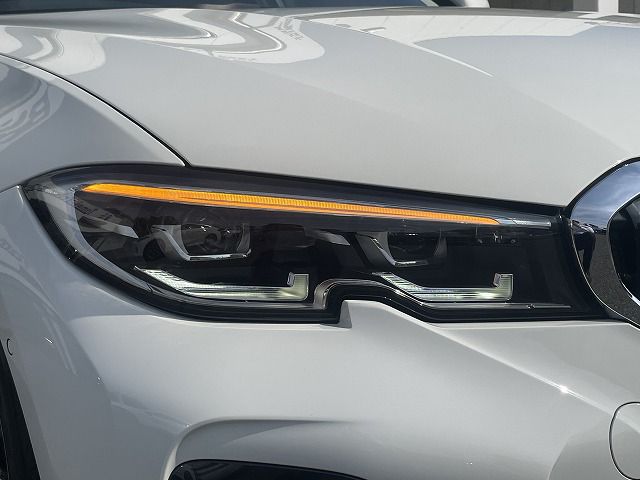 G20 320i Saloon RHD TU